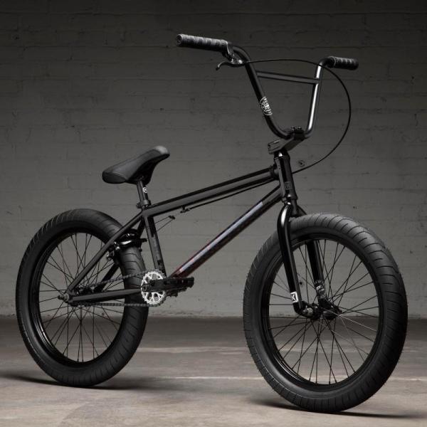 Kink Whip 2022 20.5 Gloss Black Fade BMX bike
